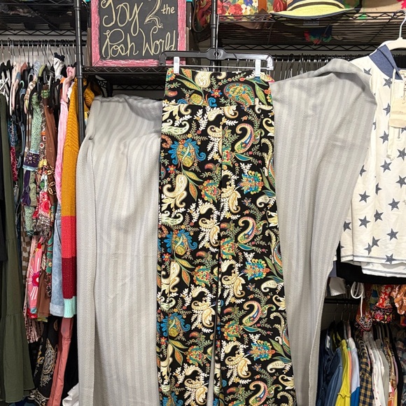 Paisley Wide Leg Pants - Picture 1 of 4